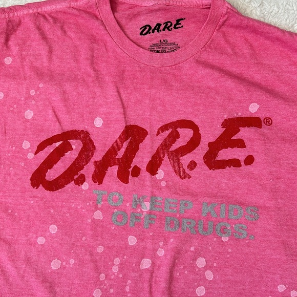 NWT  NORDSTROM D.A.R.E. Pink T-Shirt on Size Large - Picture 2 of 3